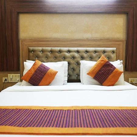 Hotel Classic ニューデリー エクステリア 写真