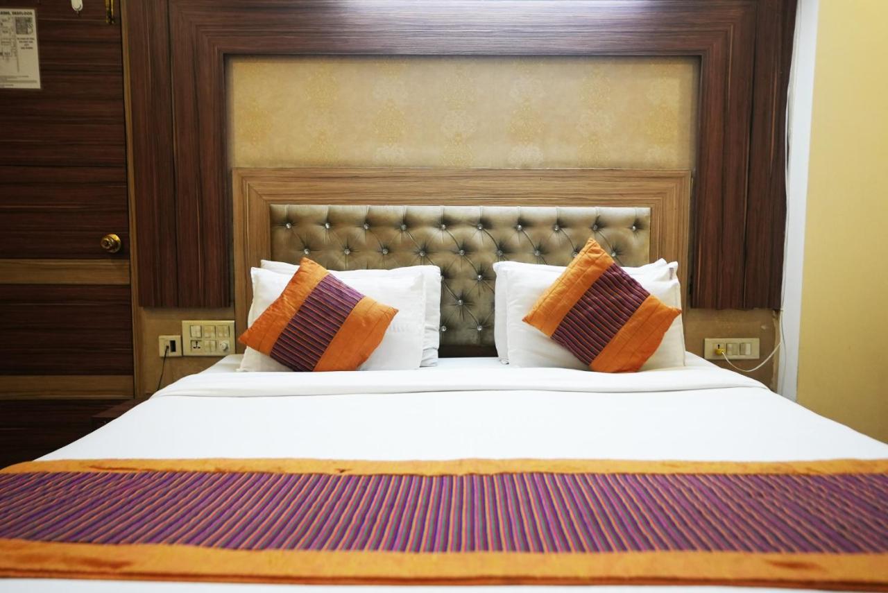 Hotel Classic ニューデリー エクステリア 写真