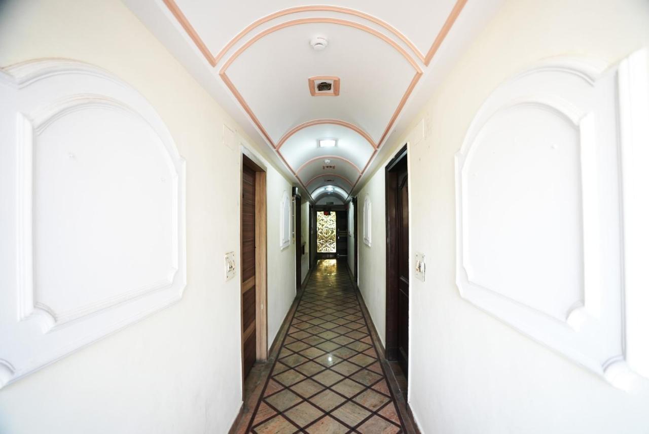 Hotel Classic ニューデリー エクステリア 写真